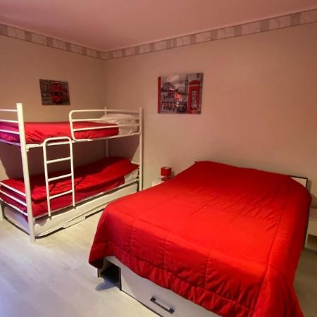 Hotel Le Bambi Бом-ле-Дам Екстериор снимка