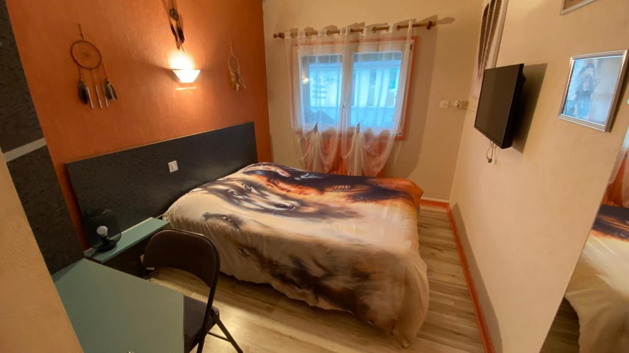 Hotel Le Bambi Бом-ле-Дам Екстериор снимка