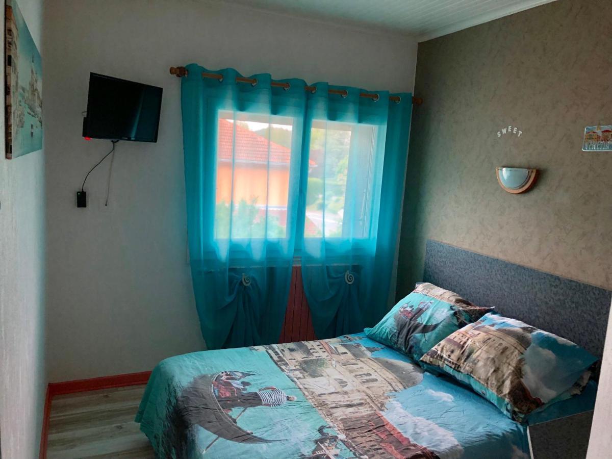 Hotel Le Bambi Бом-ле-Дам Екстериор снимка